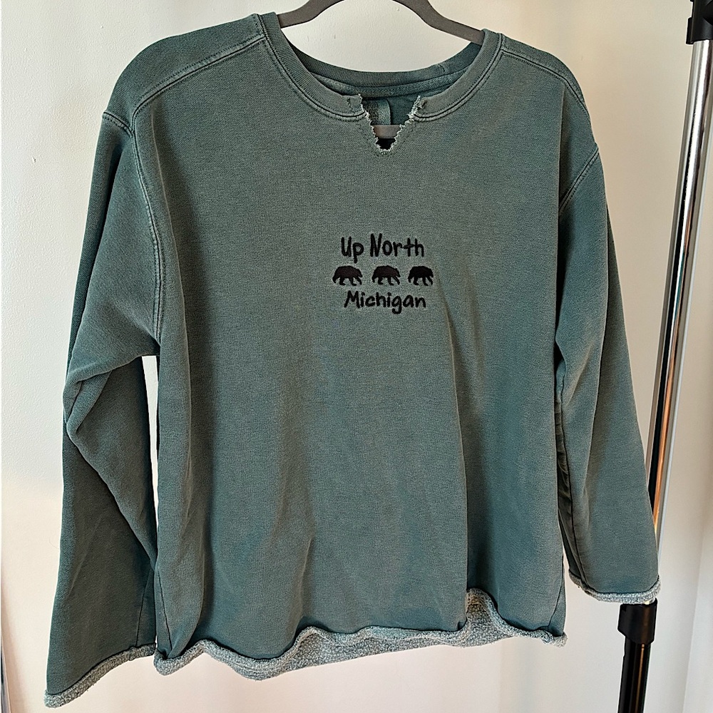 Vintage Sweatshirt Women’s Medium Sage Crewneck Up North Michigan
